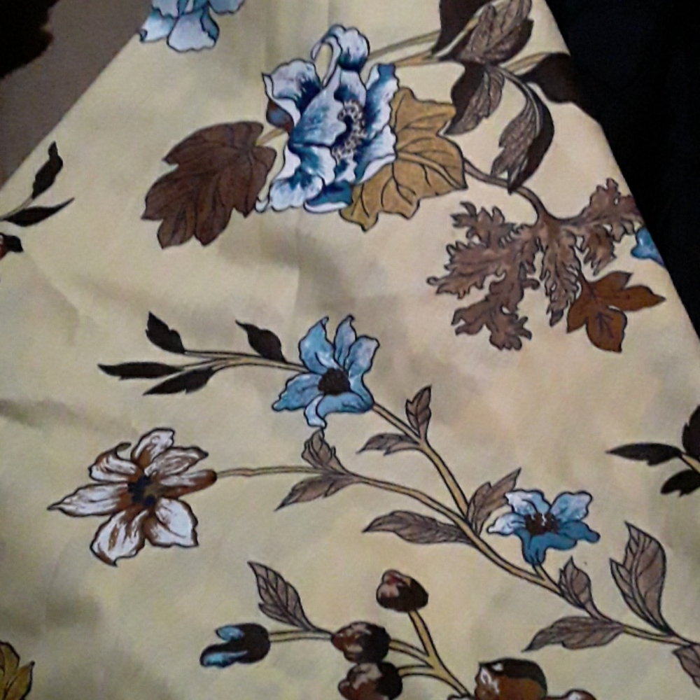 Vintage[1981] Tablecloth - Picture 6 of 8